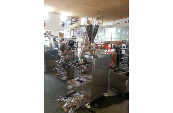 automatic filling bag tomato powder small factory FFS machine