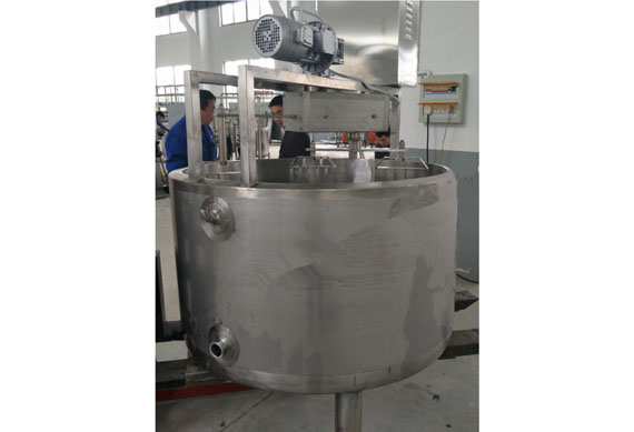 Stainless steel cheese making vat