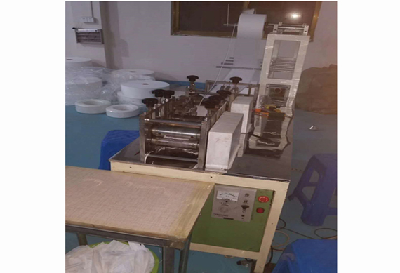 China semi automatic disposable face mask making machine