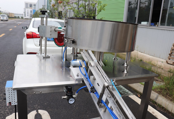 Automatic high speed e-liquid filling machine from factory