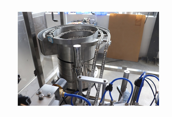 Automatic bubbaloo e-liquid filling machine with high speed