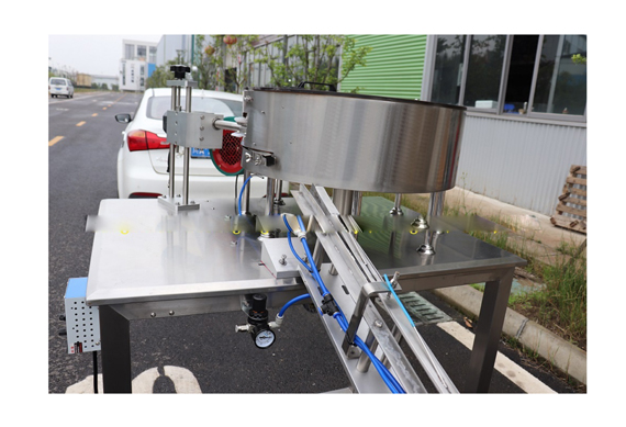 Automatic high speed small bottle filling capping and labeling machine