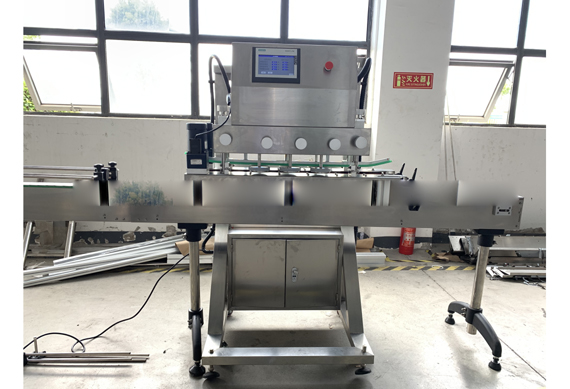 Automatic bottle filling screw capping sticker labeling machine for oil