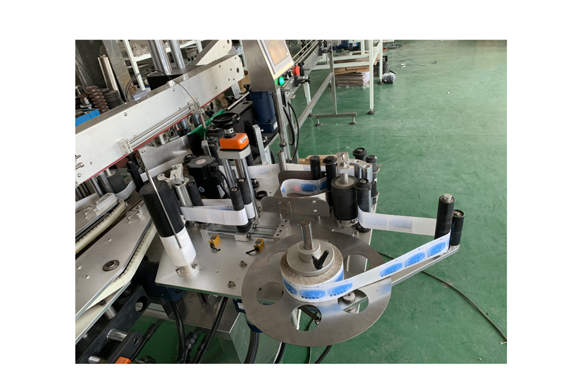 Automatic labeling machines for plastic glass bottles with videos