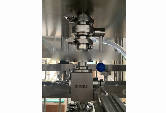 Full-automatic servo motor jam bottle filling capping and labeling machine