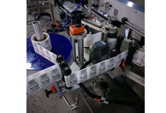 Manufacturer direct sale auto ketchup bottle labeling machine