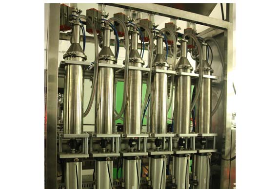 Factory direct sale automatic oil bottle filling equipment with video