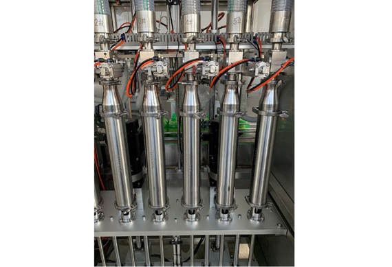 Automatic filling machines for lubricant PE bottle