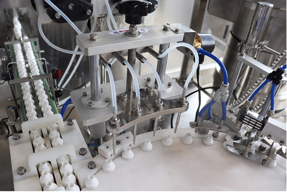 Automatic eliquid round bottle filling capping and labeling machines