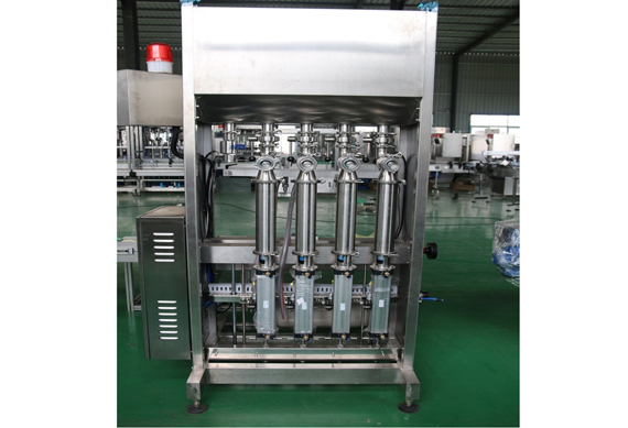 Automatic 4 head volumetric liquid filling machine liquid filling machine 4 head liquid filling machine with video