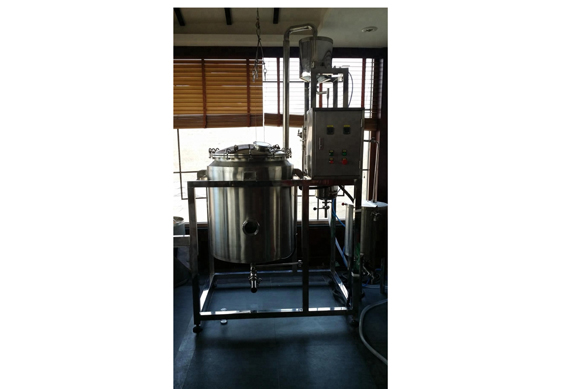 rose essential oil distiller / distillation machine