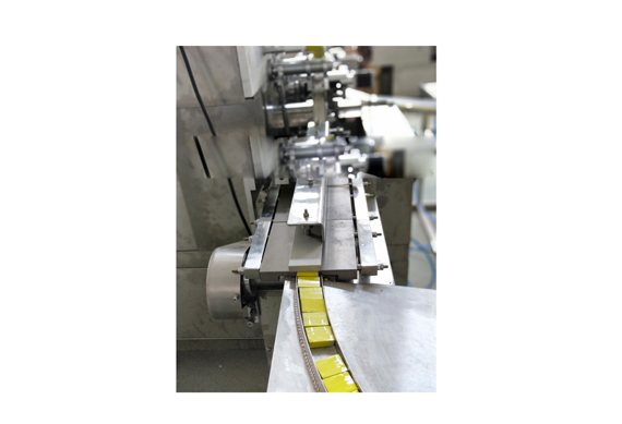 Shanghai factory candy cubes wrapping machine