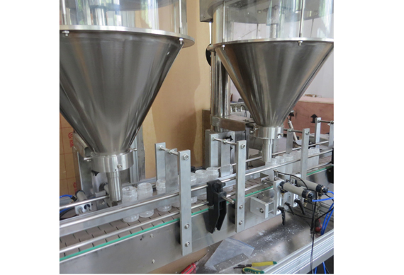 Automatic grain powder filling packing machine for plastic jars